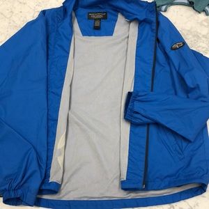 Golf windbreaker